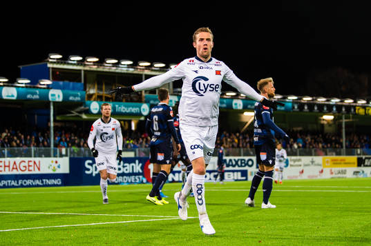 Fredrik Torsteinbø of Viking celebrates