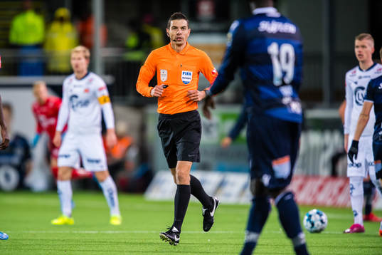 Tore Hansen, referee