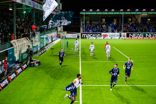 Bläddra bland fler bilder av Football, Eliteserien, Kristiansund - Viking