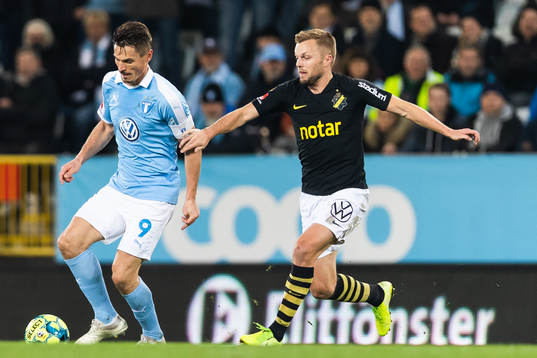 s Sebastian Larsson