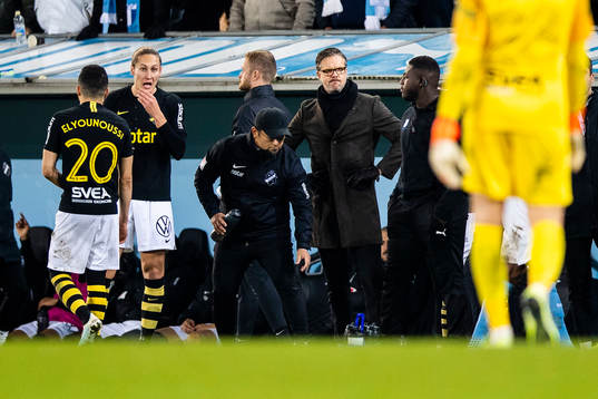 s tränare Rikard Norling deppar