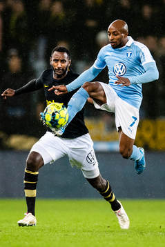 s Henok Goitom och Malmö FFs Fouad Bachirou