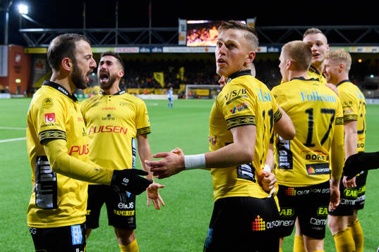 Elfsborgs Jesper Karlsson jublar framför IFK Göteborgs