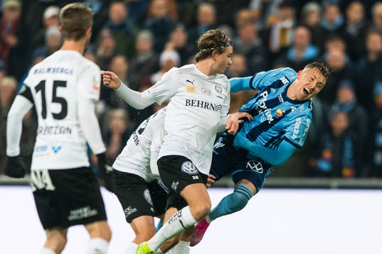 Djurgårdens Fredrik Ulvestad faller
