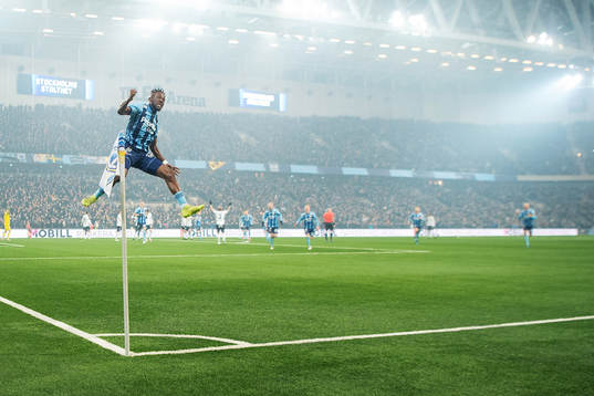 Djurgårdens Mohamed Buya Turay jublar