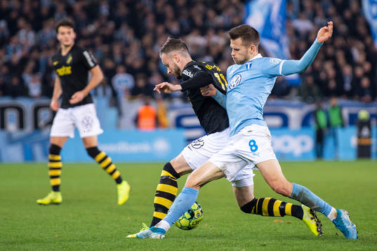 s Robert Lundström och Malmö FFs Arnór Traustason