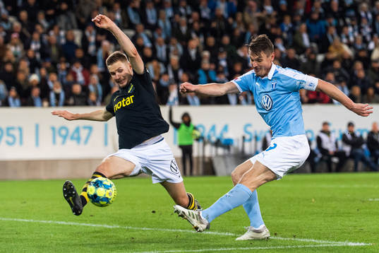 s Karol Mets och Malmö FFs Markus Rosenberg