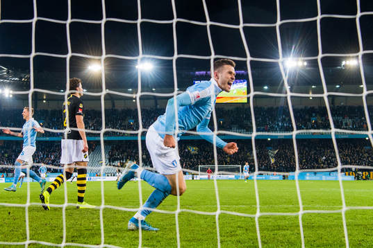 Malmö FFs Arnór Traustason jublar