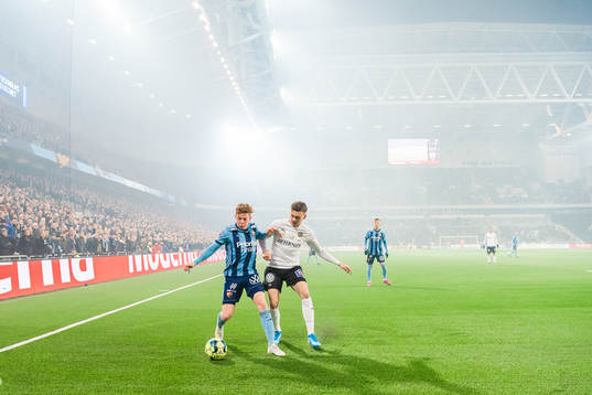 Djurgårdens Aslak Witry och Örebros Jake Larsson