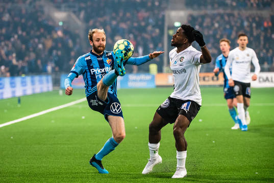 Djurgårdens Curtis Edwards och Örebros Kevin Wright