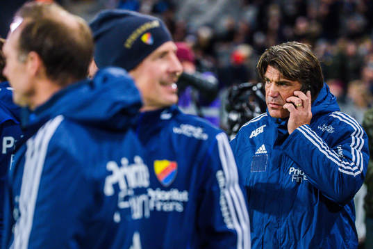 Djurgårdens sportchef Bosse Andersson bakom tränare Kim