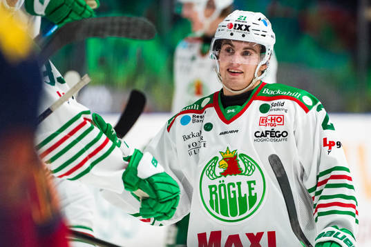 Rögles Nils Höglander jublar