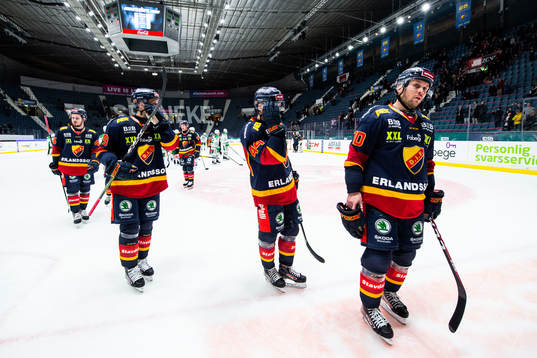 Djurgårdens Niclas Bergfors deppar med lagkamrater