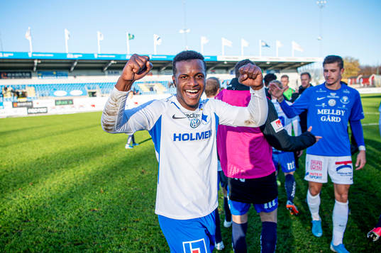 Norröpings Manasse Kosu jublar åt vinsten i U21-finalen