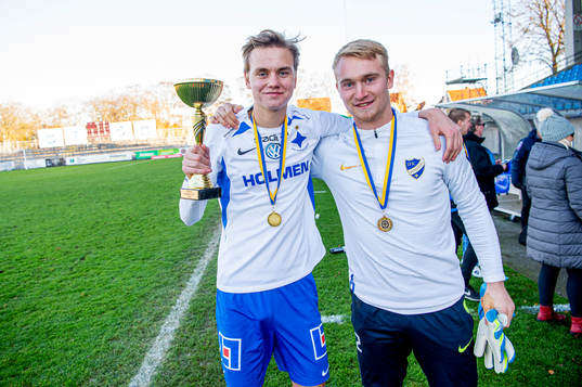 Norröpings Oskar Strandberg och målvakt Gustaf Lindström
