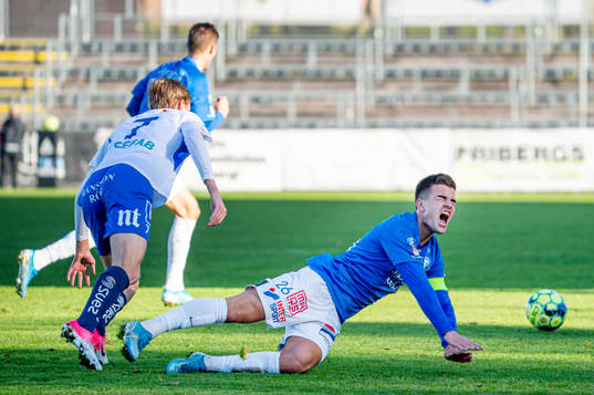 Norröpings Oskar Strandberg mot Trelleborgs Haris Brkic
