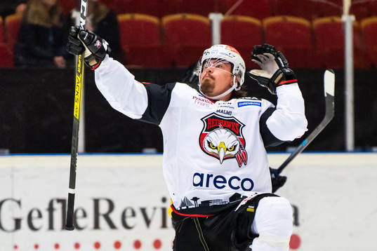 Malmö Redhawks Marcus Björk jublar