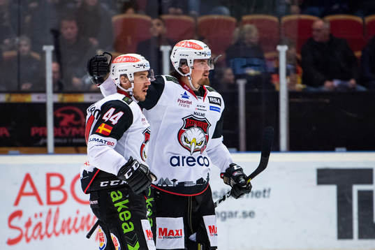 Malmö Redhawks Marcus Björk jublar med Jesper Jensen Aabo