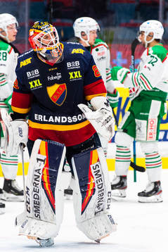 Djurgårdens målvakt Niklas Svedberg deppar