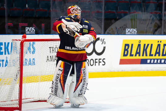 Djurgårdens målvakt Niklas Svedberg deppar