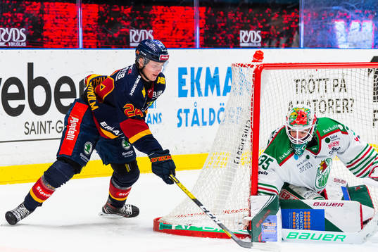 Djurgårdens Erik Walli-Walterholm och Rögles målvakt