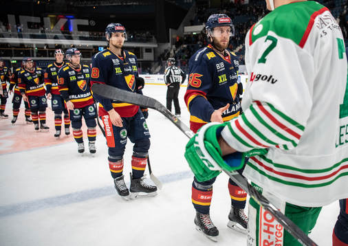 Djurgårdens Robin Norell tackar Rögles Erlend Lesund