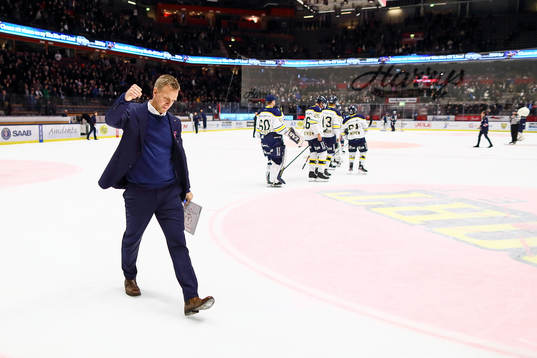 Linköpings tränare Bert Robertsson jublar