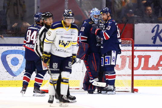 Linköpings målvakt Jonas Gustavsson och Eddie Larsson