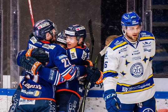 Växjös Martin Lundberg och Pontus Holmberg jublar