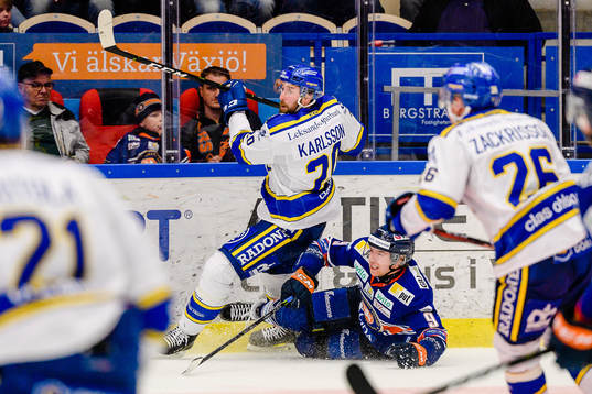 Växjös Marcus Davidsson faller