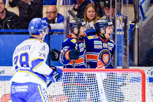 Växjös Marcus Davidsson jublar