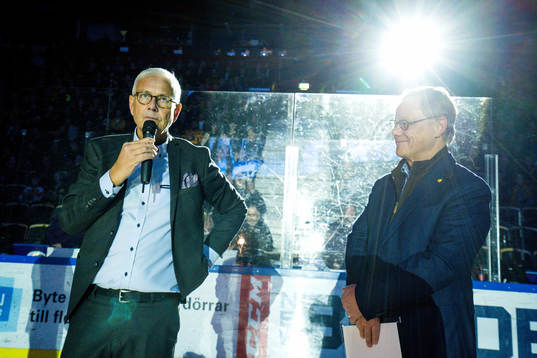 Skellefteås fd ordförande Pär Nordlund avtackas  före