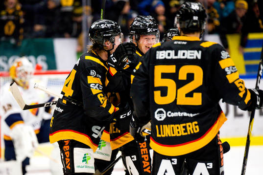 Skellefteås Tuomas Kiiskinen  jublar