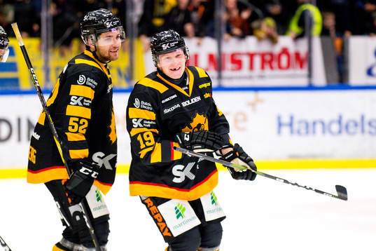Skellefteås Tuomas Kiiskinen  jublar