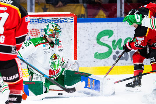 Luleås Austin Farley sätter 1-0