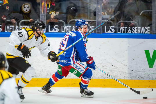 Oskarshamns Tyler Kelleher och Brynäs Eric Norin