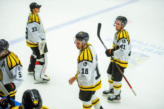 Brynäs målvakt Samuel Ersson, Anton Rödin och Greg Scott