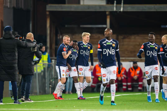 Muhamed Maudo Keita of Strømsgodset (middle) celebrates
