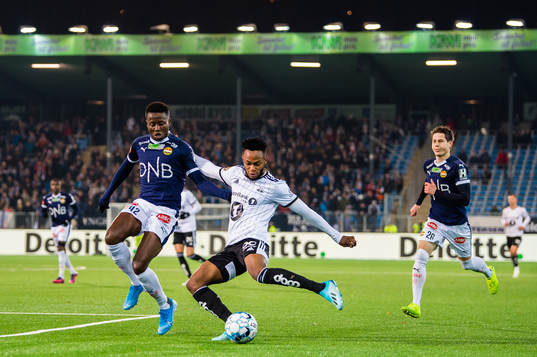 Ipalibo Jack of Strømsgodset and Samuel Adeniyi Adegbenro
