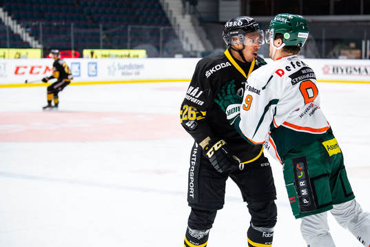 s Oscar Nord i bråk med Kristianstads Axel Sundberg