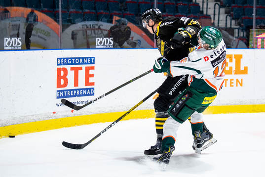 s Robin Jacobsson och Kristianstads Marcus Sylvegård