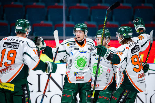 Kristianstads Viktor Wahldén jublar med lagkamrater