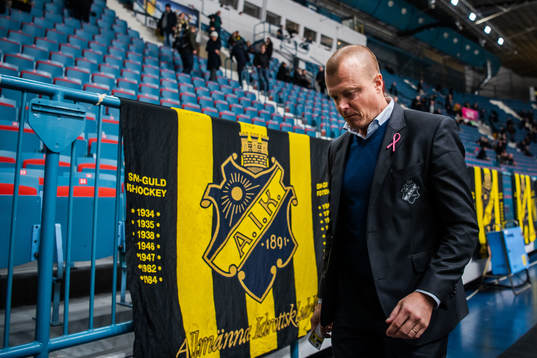 s sportchef Anders Gozzi deppar