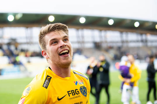Falkenbergs Marcus Mathisen jublar