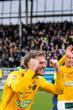 Falkenbergs Karl Söderström jublar