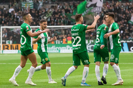 Hammarbys Alexander Kacaniklic jublar
