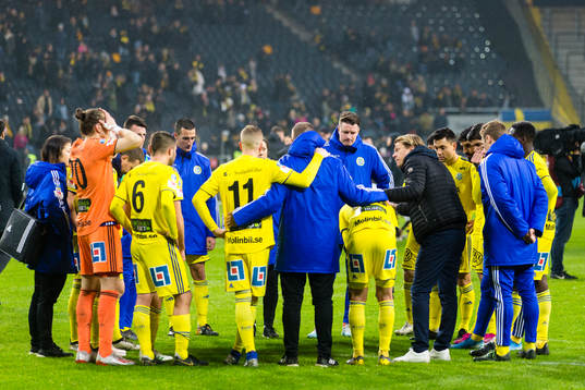 Sundsvalls tränare Tony Gustavsson samlar truppen