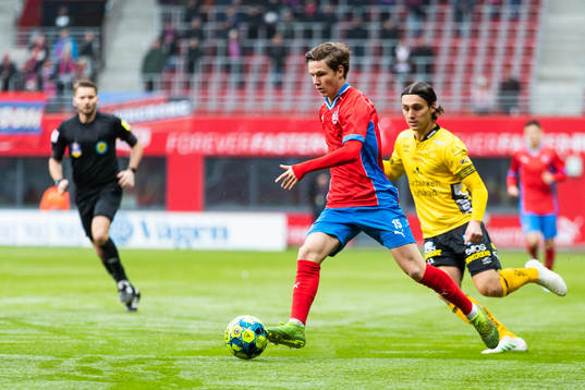 Helsingborgs Max Svensson och Elfsborgs Jonathan Levi i