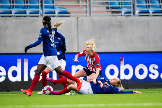 Hanna Dahl of Avaldsnes and  Victoria Ludvigsen of