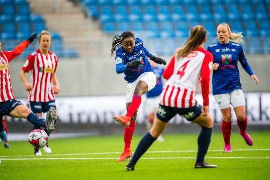 Ajara Nchout Njoya of Vålerenga